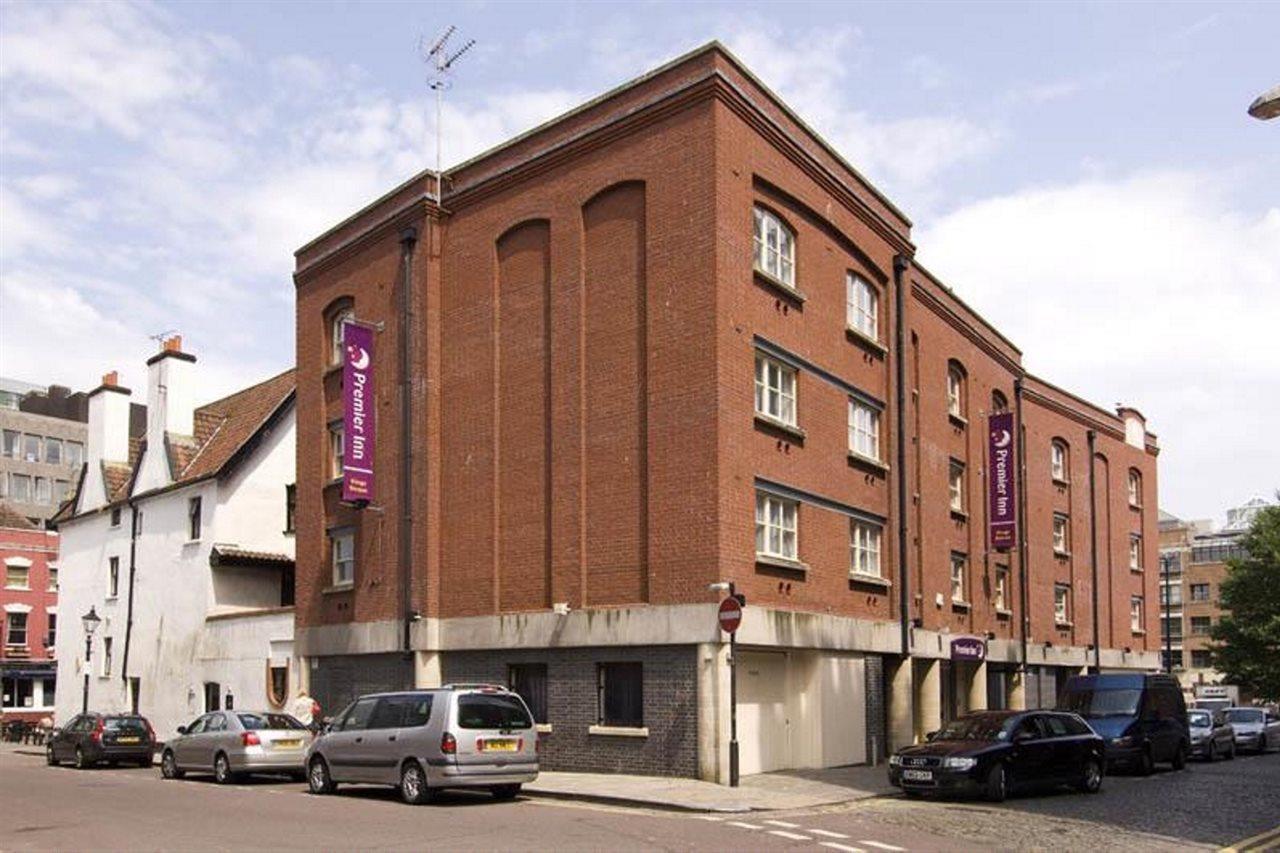 Premier Inn Bristol City Centre King Street Exterior foto