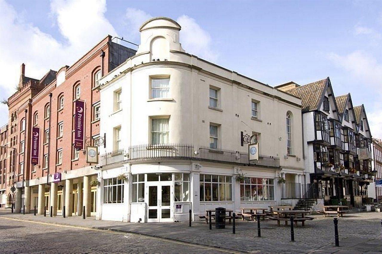 Premier Inn Bristol City Centre King Street Exterior foto